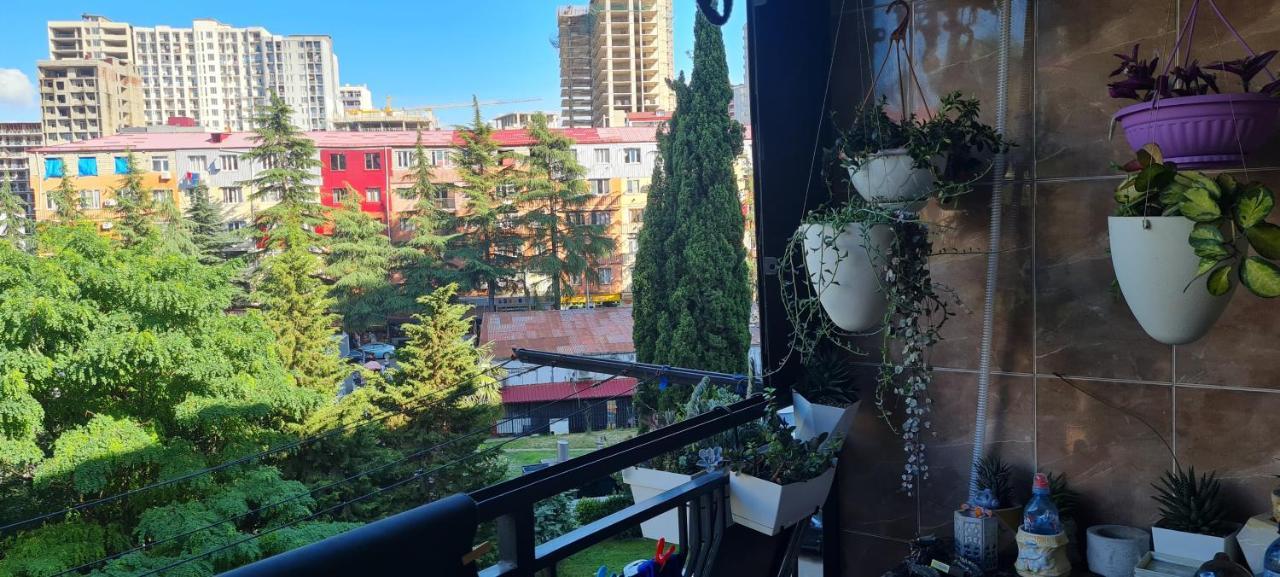 Comfortable Apartment In Batumi Esterno foto