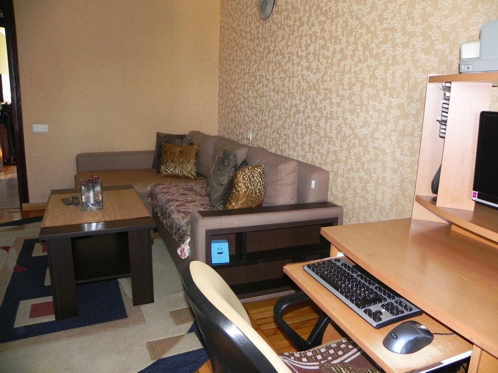 Comfortable Apartment In Batumi Esterno foto